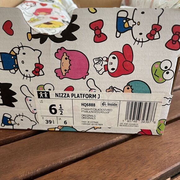 NWOT Adidas NIZZA platform Hello Kitty Women 7.5/Junior 6.5(HQ6888) - Picture 11 of 13